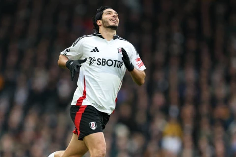 تفوق على تشيشاريتو.. خيمينيز ينفرد بلقب هداف المكسيك التاريخي في الدوري الإنجليزي